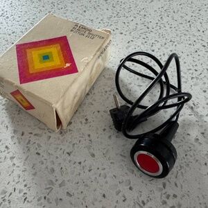 Polaroid - Remote Shutter Button #112 - SX-70 Land Camera Accessory